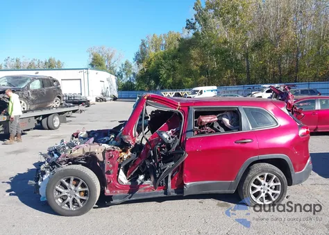 2015 Jeep Cherokee Sport из США, поврежденный, VIN 1C4PJLAB4FW506739